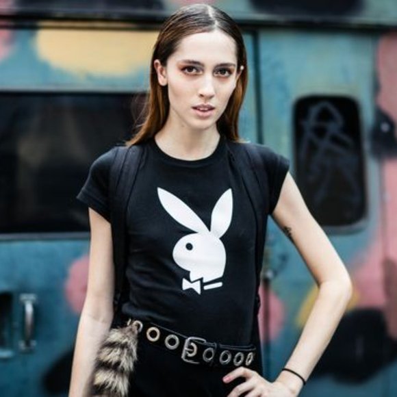 Playboy Tops - Classic Playboy T-Shirt; size L unisex